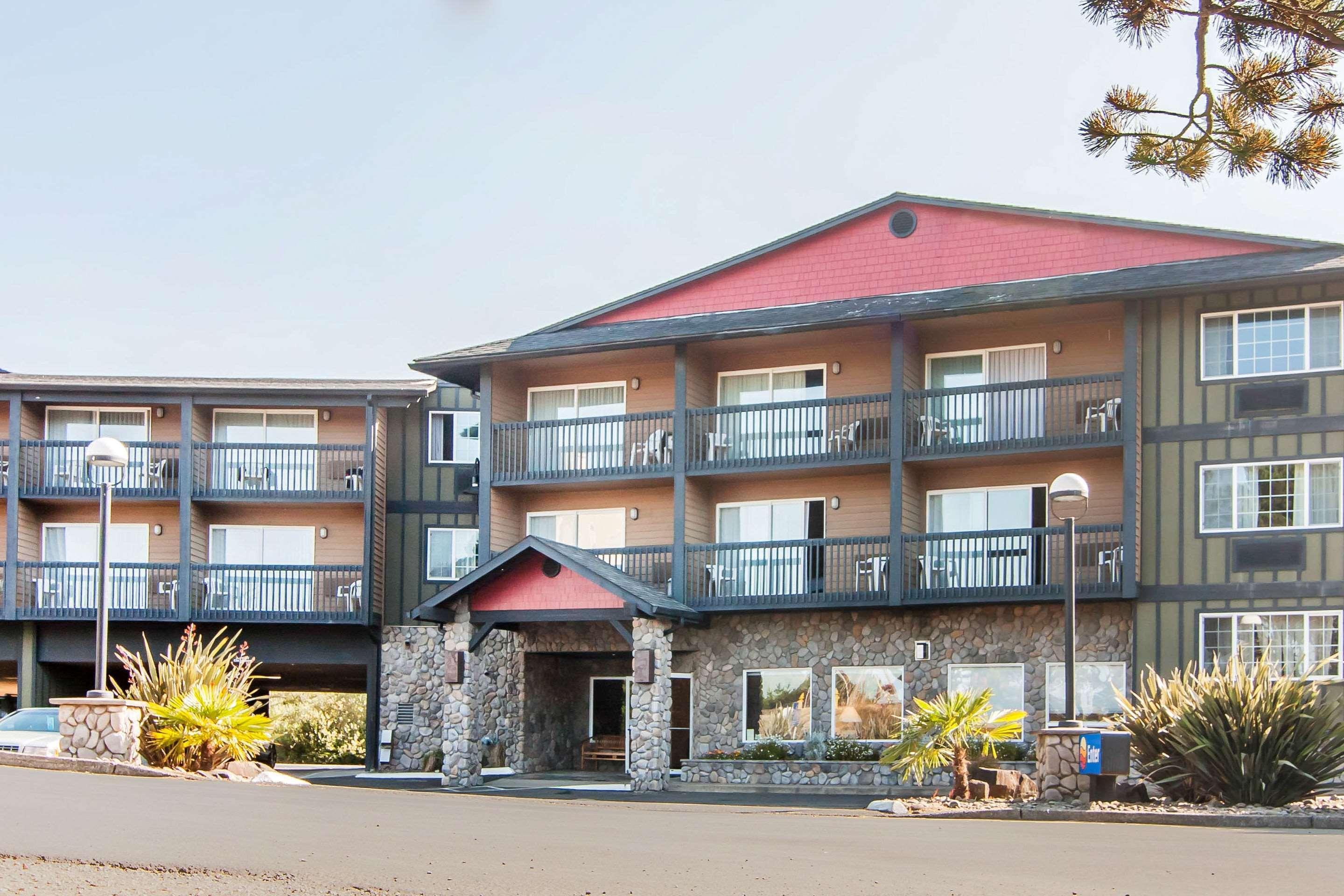 Comfort Inn & Suites Lincoln City Exterior photo