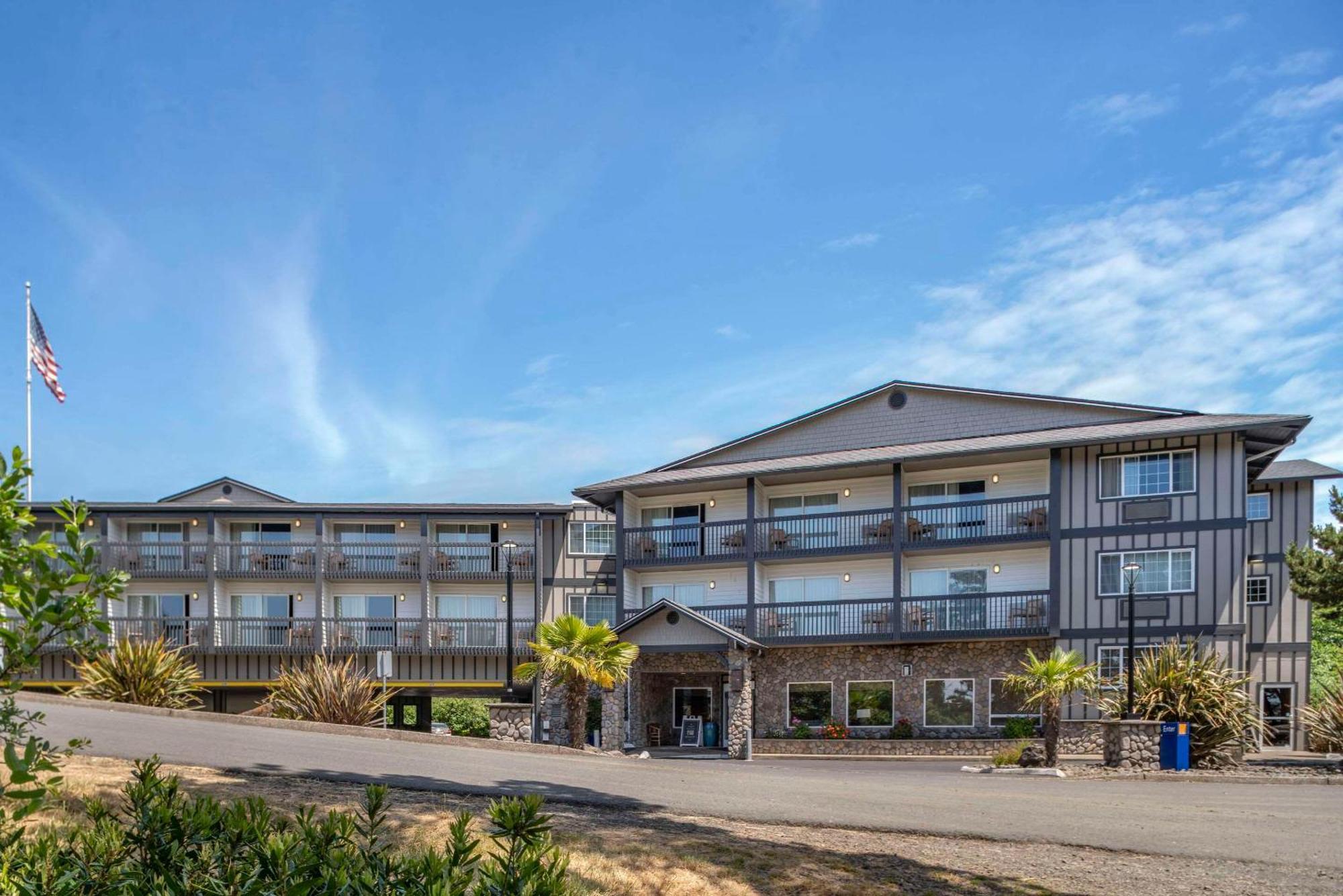 Comfort Inn & Suites Lincoln City Exterior photo