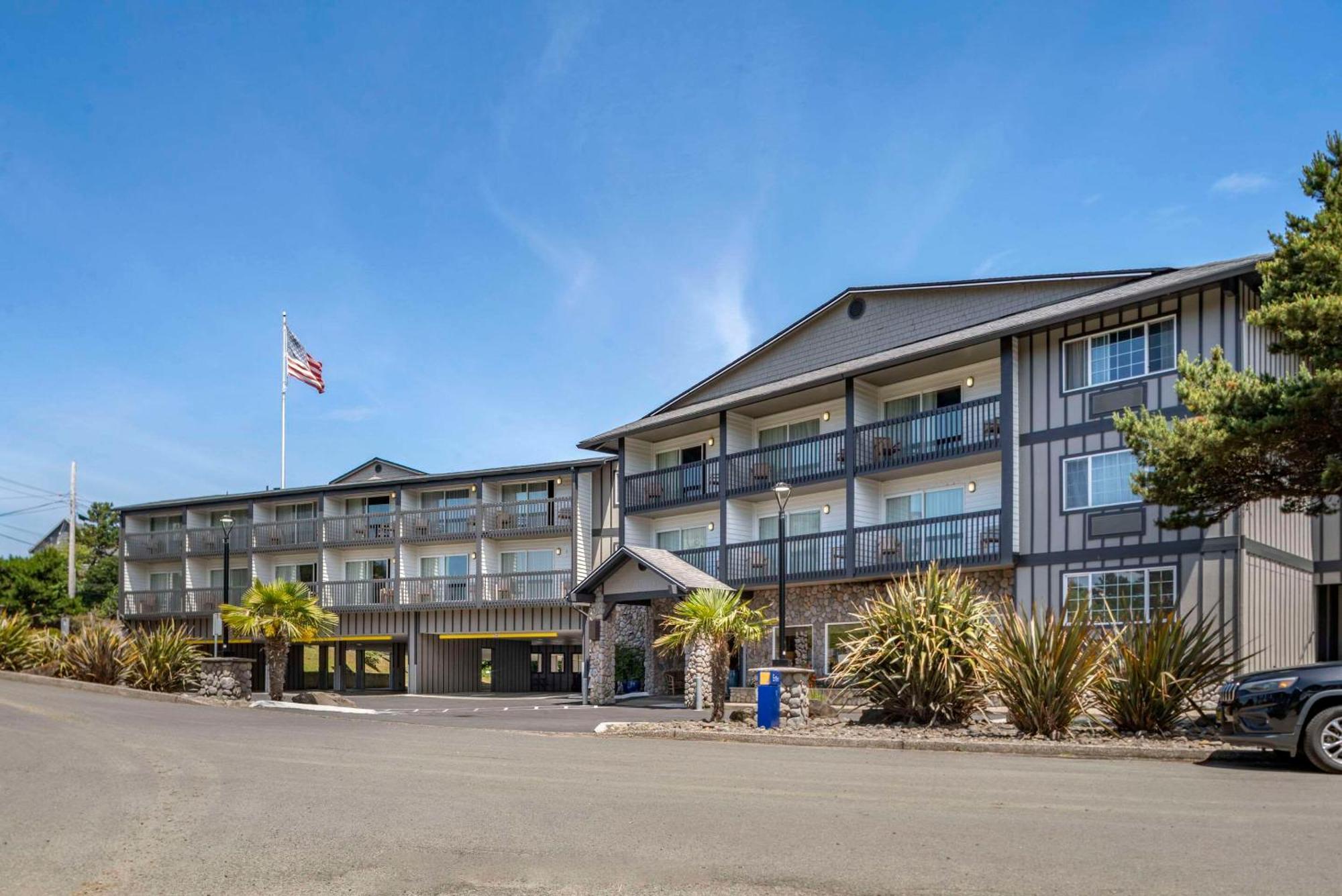 Comfort Inn & Suites Lincoln City Exterior photo